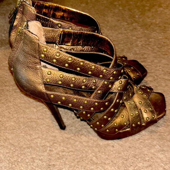Bronze Stylish Heels - Picture 4 of 5